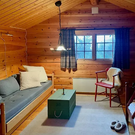 Med Stabbur Og Fjellutsikt I *