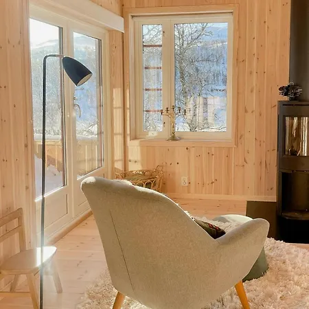 Holiday home Med Stabbur Og Fjellutsikt I *