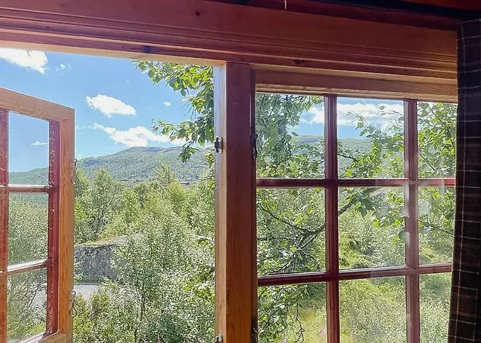 Cosy With Stunning Views In